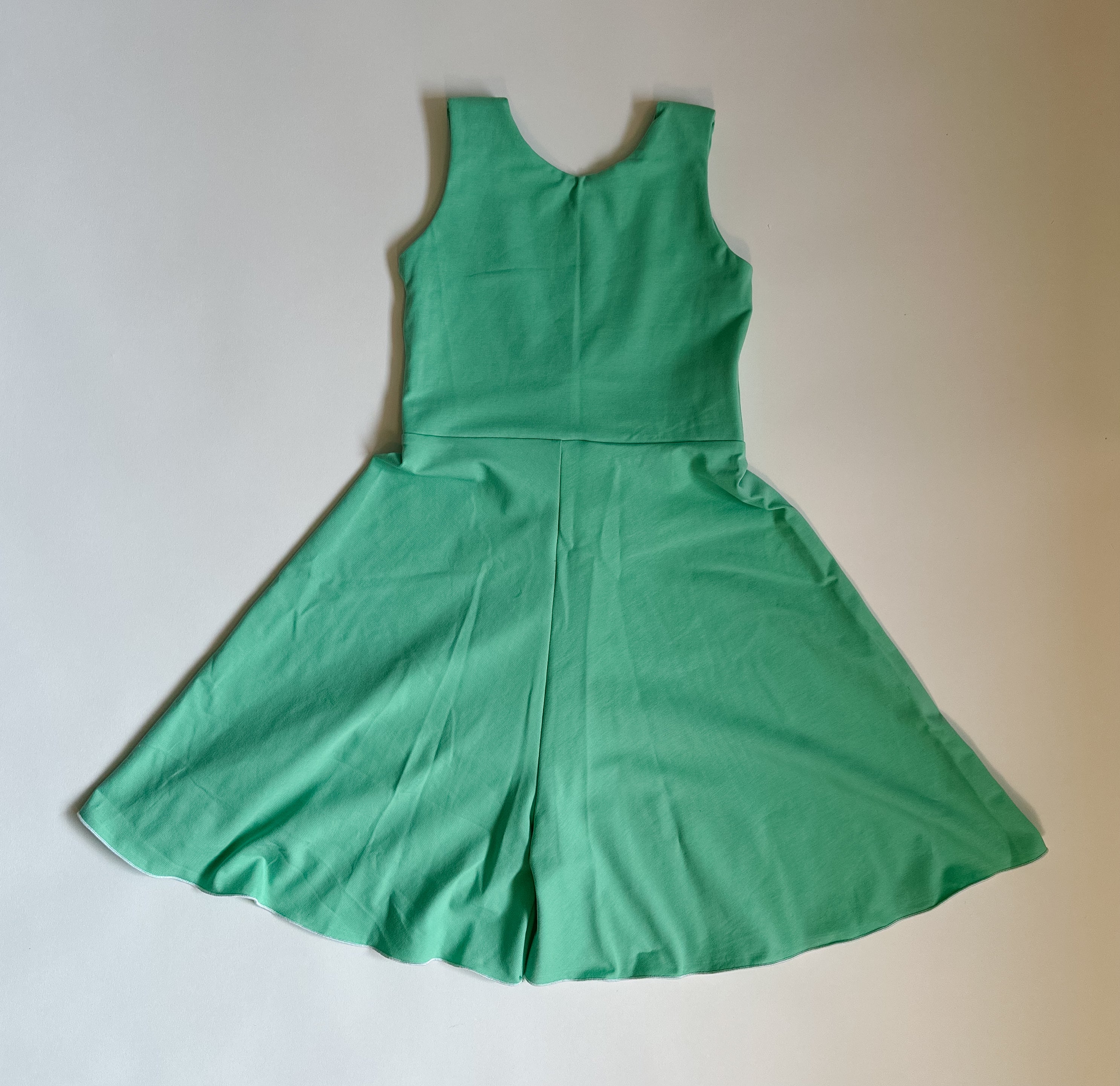 Green jumper size 7