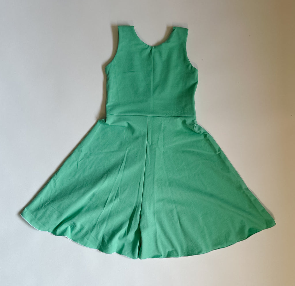 Green jumper size 7